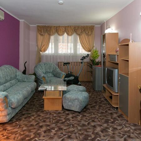 Yor-Daniel Hotel Pazardzhik Exterior photo