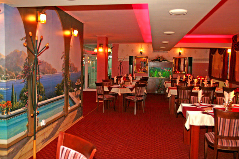 Yor-Daniel Hotel Pazardzhik Exterior photo