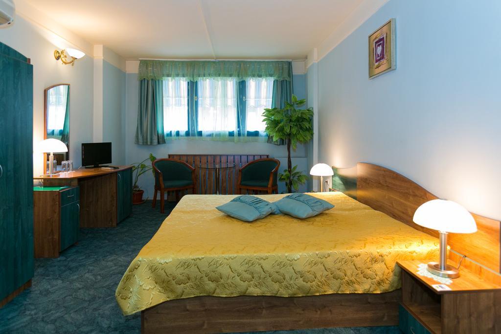 Yor-Daniel Hotel Pazardzhik Room photo